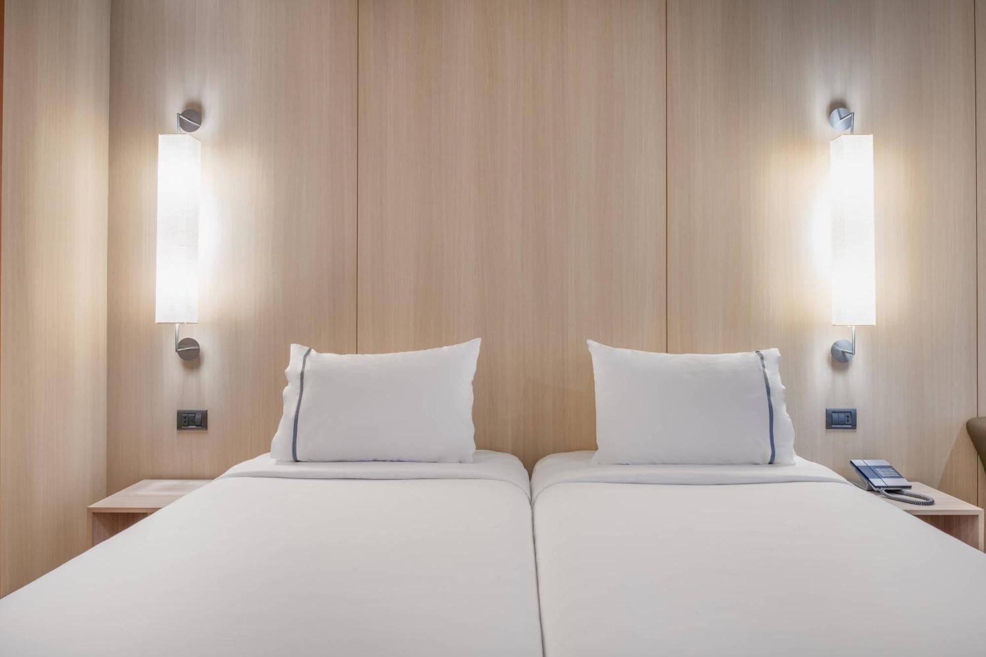 Ac Hotel Malaga Palacio By Marriott Exterior foto
