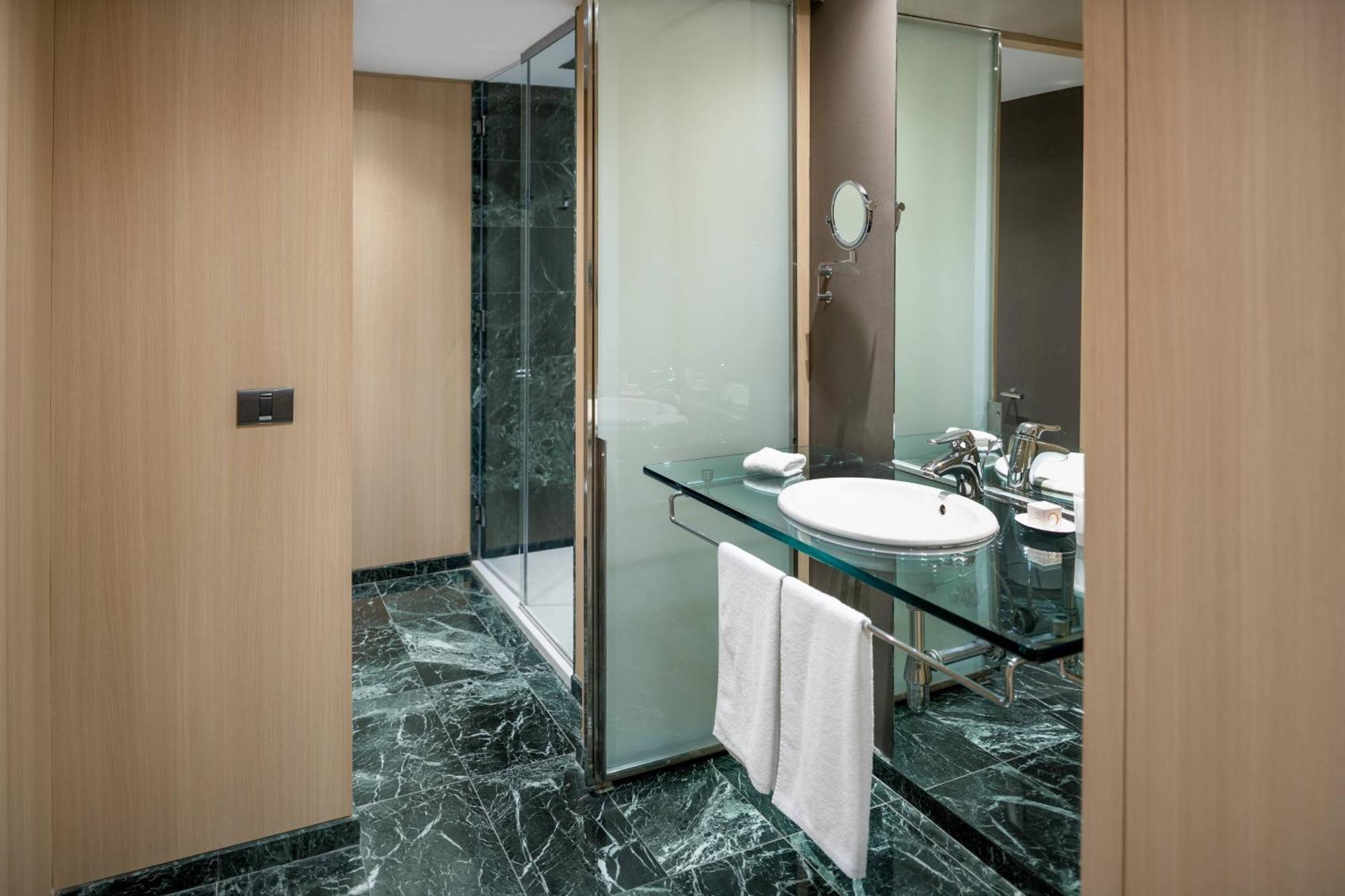 Ac Hotel Malaga Palacio By Marriott Exterior foto