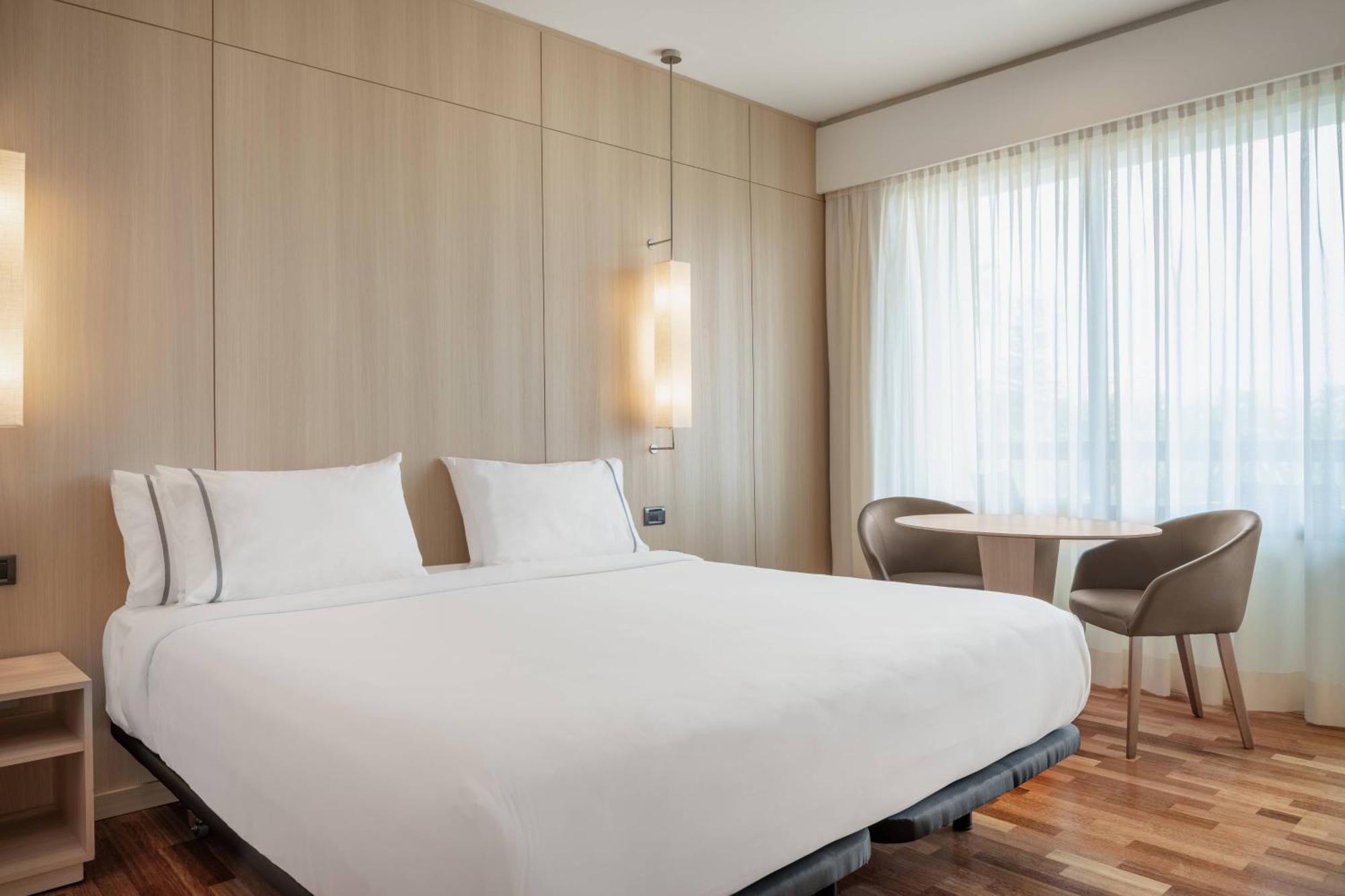 Ac Hotel Malaga Palacio By Marriott Exterior foto